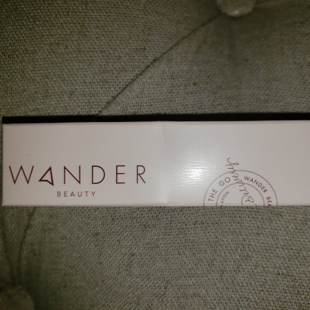 NIB Wander Beauty Lip Retreat Oil
